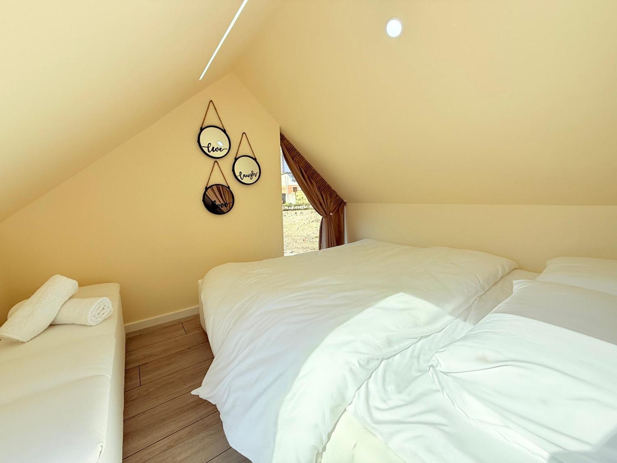 446 Tiny House Zues